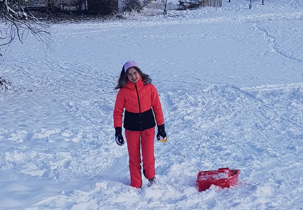 🛷 Glissez, riez, recommencez ! Les plus belles pistes de luge près des gîtes de Calistane ❄️